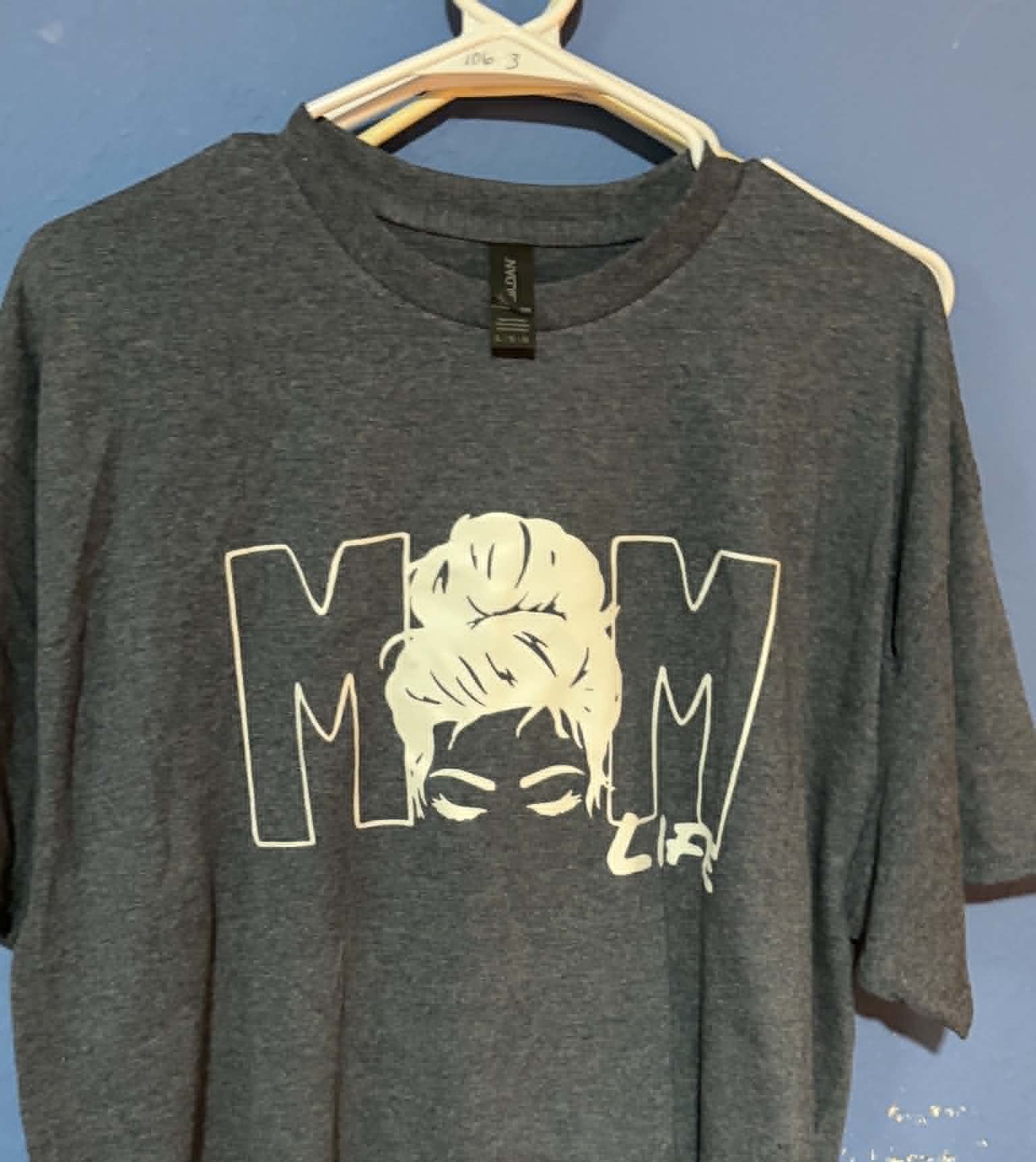 Mom Tee